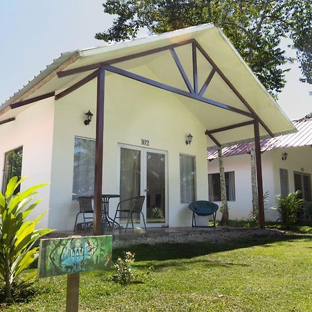 Chaikoni Lodge Pucallpa Eksteriør bilde